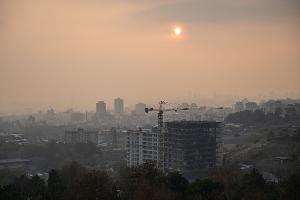 Wegen der drastischen Luftverschmutzung in Teheran hat die Umweltbehörde der Hauptstadt eine Warnung an die Bevölkerung ausgesprochen. (Archivbild)