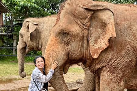 Schon mit 17 entschied Lek, ihr Leben den Elefanten zu widmen.