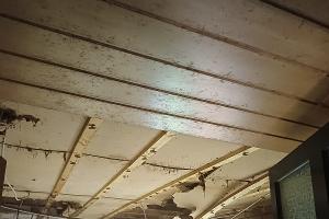 Öffnen der Decke von unten