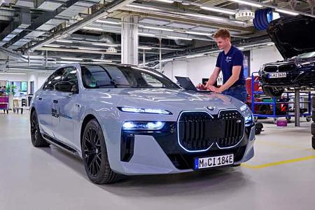 BMW i7 mit Feststoff-Batterie