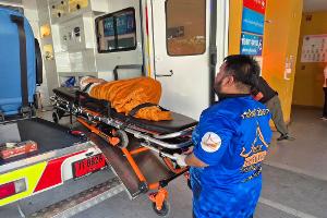 Die Frau wurde ins Krankenhaus gebracht - offenbar litt sie unter einem niedrigen Blutzuckerspiegel.