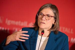 Die IG-Metall-Chefin fordert ein Standortbekenntnis von Unternehmen - und ein Ende von Debatten über vermeintlich faule Beschäftigte. (Archivbild)