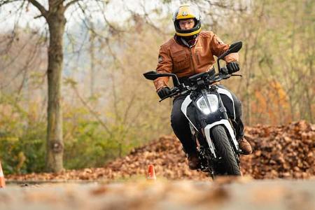 Motorrad Moped Führerschein Fahrschule 125er