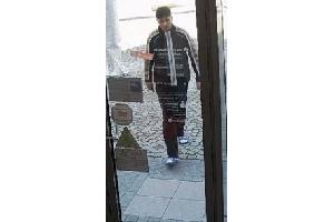 Öffentlichkeitsfahndung nach dem abgebildeten Mann