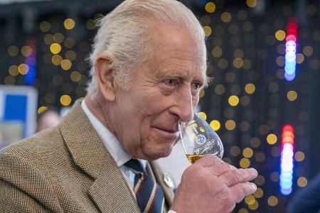 König Charles bringt englischen Whisky für 100 Pfund heraus
