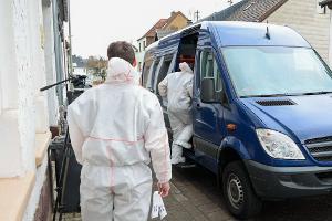 Die Spurensicherung der Polizei ist im Einsatz.