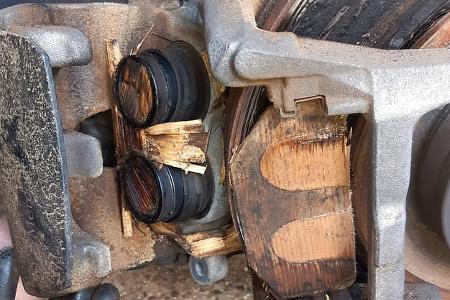 Bremsbeläge aus Holz