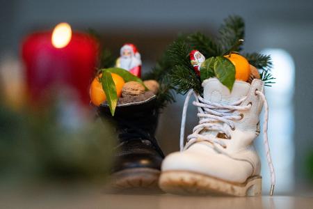 Wer Nüsse und Früchte in den Nikolausstiefel packt, kommt teilweise günstiger weg. (Symbolbild)
