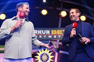 "Die Promi-Darts-WM" 2026: Calmund und Hummels greifen zum Pfeil