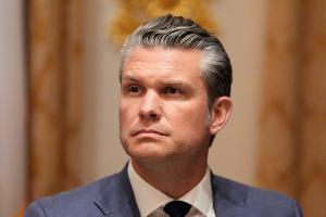 Pentagon-Chef Hegseth will auf Bitten von Trump 500 weitere Nationalgardisten nach Washington entsenden. (Archivbild)