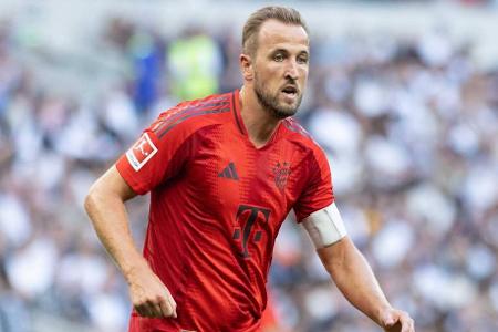 ANGRIFF: Harry Kane - Note: 4,5 - Schaltete sich überall auf dem Feld ins Geschehen ein. Riss durch die Umtriebigkeit Lücken für die Mitspieler, wirkte am Ball aber unglücklich. Dosierte die Bälle in die Tiefe wiederholt nicht optimal. Rund um den Strafraum hatte ihn der Gegner komplett im Griff. Blieb im gesamten Spiel ohne Torschuss.