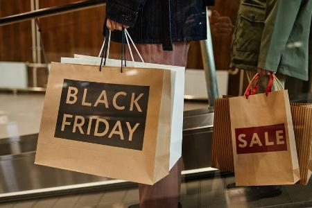 Zum Black Friday: Schnäppchen shoppen, Betrug vermeiden