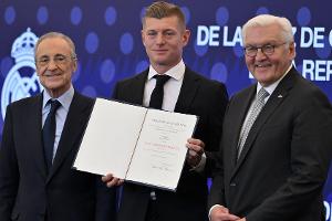 "Lebende Legende": Toni Kroos mit Bundesverdienstkreuz geehrt