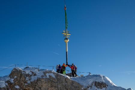 Das Wahrzeichen der Zugspitze steht wieder. 