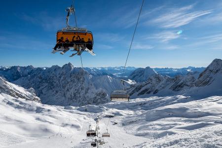 An der Zugspitze beginnt die Skisaison. 