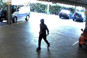 Tatverdächtiger - überdachter Parkplatz