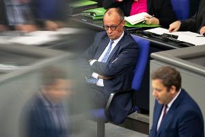 Der Bundestag bestimmt, wie die Regierung von Friedrich Merz im nächsten Jahr Geld ausgeben darf. 
