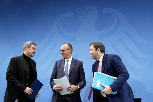 CDU-Chef Merz, SPD-Chef Klingbeil und CSU-Chef Söder loben am Morgen danach ihre eigenen Beschlüsse.
