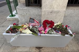 Die US-Regierung reagiert auf die Schüsse auf zwei Nationalgardisten in Washington mit einer weiteren Verschärfung ihrer Migrationspolitik. 