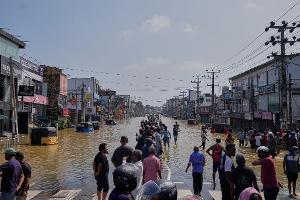 Nach Zyklon "Ditwah" steht Sri Lanka unter Wasser.