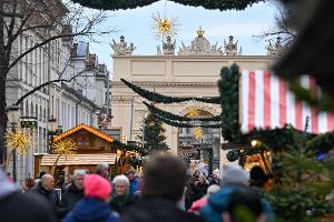 Der Einzelhandel erwartet für das diesjährige Weihnachtsgeschäft in den Monaten November und Dezember Umsätze in Höhe von 126,2 Milliarden Euro (Archivbild).