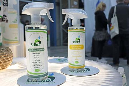 Camping Zubehoer (2025) Bio