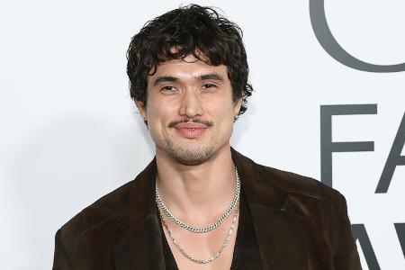 Platz 8: Charles Melton