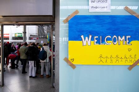 Deutschland sei immer hilfsbereit, wenn es darum gehe, Ukrainerinnen und Ukrainern vor dem Krieg Schutz zu bieten, sagt die Ministerin. (Archivbild)