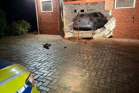 20251129_Verkehrsunfallflucht Hagen_Uthlede