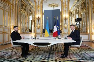 Macron und Selenskyj haben mit Verbündeten über die Gespräche für ein Ende des Krieges in der Ukraine beraten.