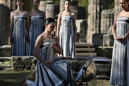 Olympisches Feuer wird im Museum entzündet