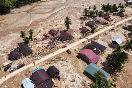 Viele Dörfer sind in den Schlammassen versunken.