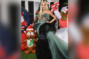 US-Star Gwen Stefani allein auf dem Red Carpet