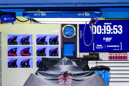 Alpine: 23. Januar 2026 - Statt Renault-Motoren setzt Alpine fortan auf Mercedes-Power im Heck und wird damit zum Kundenteam. Namentlich dürfte es dennoch auf A526 hinauslaufen, zusammengesetzt aus A für Alpine, der 5 als Hommage an den ersten Renault-Prototypen in der Formel 1 und der Jahreszahl.