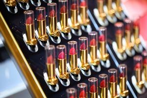 18 Milliarden Euro haben die Menschen in Deutschland im laufenden Jahr für Schönheitspflegeprodukte aus heimischer Produktion ausgegeben - 6,3 Prozent mehr als ein Jahr zuvor. (Symbolbild)