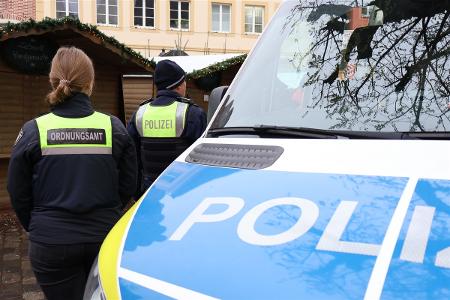 Kontrolliert wurde auch auf dem Warendorfer Weihnachtsmarkt.
Foto: Pressestelle der Polizei Warendorf