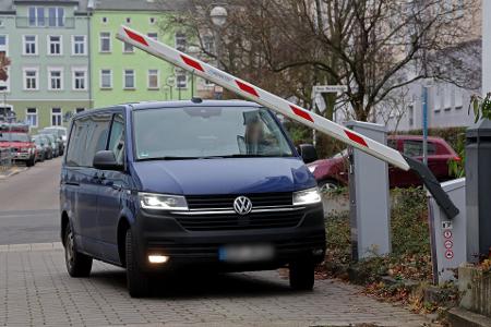 Nach einem rund einstündigen Haftprüfungstermin teilte die Staatsanwaltschaft mit, dass der Haftbefehl bestätigt wurde.