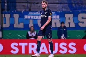 Eigentor und Rot: Strompf verhilft Stuttgart ins Viertelfinale