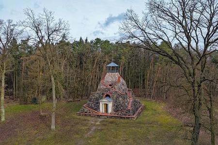 Pyramide, Garzau, Deutschland