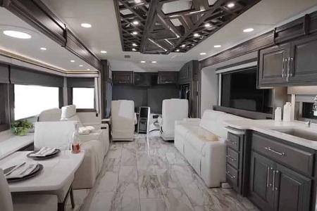 Fahrerhaus, Küche, Sitzgruppe