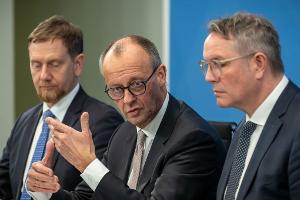 Einig beim einen Thema, zerstritten beim zweiten: Merz und die Ministerpräsidenten. 