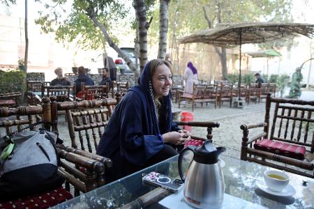 Die Britin Zoe Stephens führt Touristinnen durch Afghanistan.