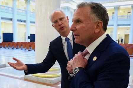 Den US-Sondergesandten Steve Witkoff hat Kirill Dmitrijew hofiert, für den Bundeskanzler Merz hat er nur Spott übrig. (Archivbild)