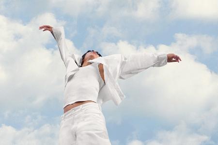 Pantone kürt "Cloud Dancer" zur Farbe des Jahres 2026