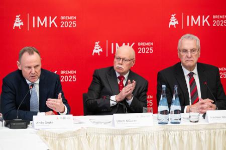 Für den Gastgeber, Bremens langjährigen Innensenator Ulrich Mäurer (SPD), war es die letzte Innenministerkonferenz.