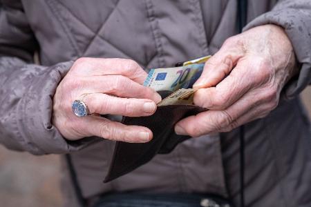 Blickpunkt Rente: Wie viel mehr oder weniger es künftig gibt, entscheidet sich im Bundestag. (Symbolbild) 