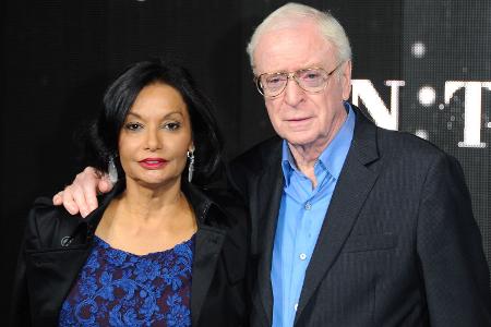 Michael Caine und Shakira Baksh