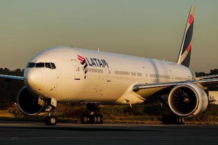 Verletzt wurde bei dem Vorfall niemand, teilte die Fluggesellschaft LATAM mit. (Archivbild)
