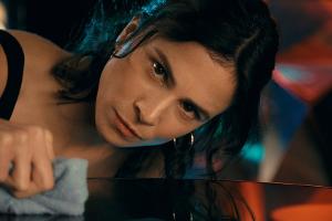 "Die Putzfrau": Aylin Tezel dreht mit Ex-"Tatort"-Kollegen