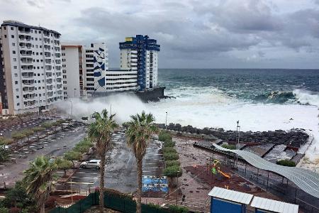 Im Herbst und im Winter ist es auf den Kanaren in Küstennähe nicht immer ungefährlich. (Archivfoto)